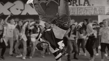 Artist Support dancers for Joe Son Amani